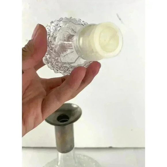 VTG Diamond Cut Glass Whiskey Decanter Silver Plate Collar & Stopper Barware - Picture 15 of 16